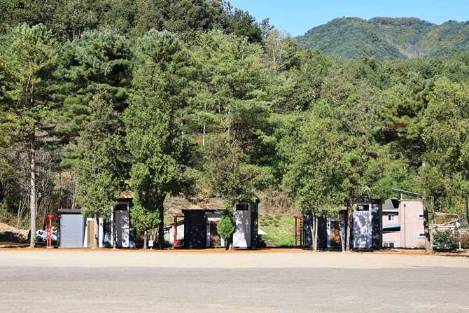 Discover the Best Camping Experience - image 3