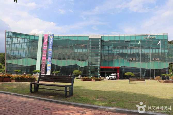 Hyangnam Cultural Arts Center - image 6