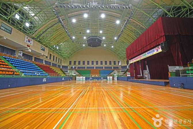 Jinan Cultural and Sports Center - image 3