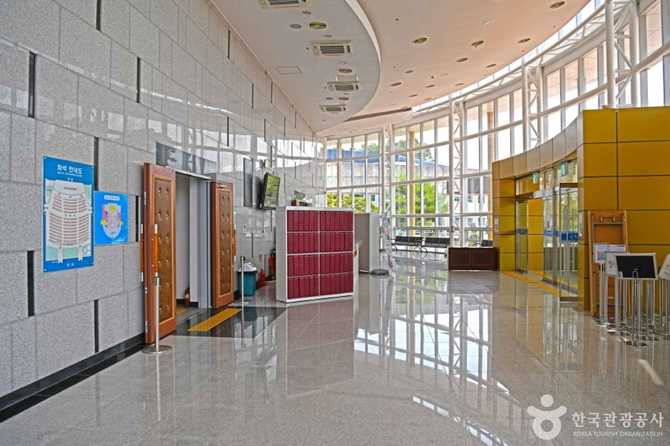 옥천문화예술회관 소개와 방문 정보 | 충청북도 옥천군 대표 공연장 4