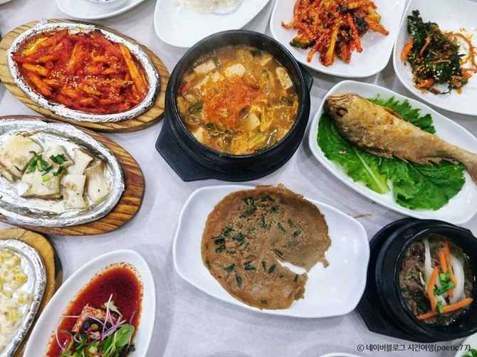 Experience Authentic Korean Mountain Veg - image 4