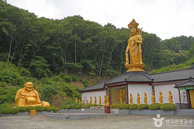 Discover Sunggongsa Temple - image 3