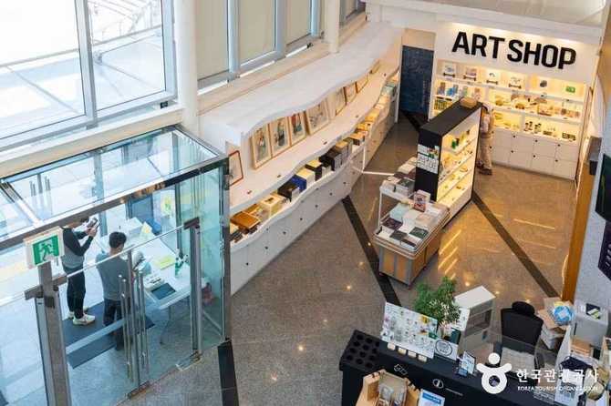 Experience Traditional Korean Art at - image 6