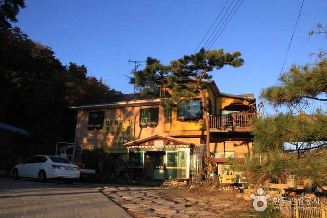 Best Seafood Restaurant Near Incheon - image 3