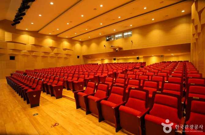 부산북구문화예술회관 정보와 공연시설 안내 5