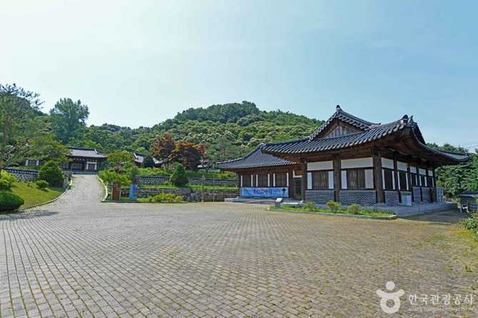 공주 박동진판소리전수관: 전통 판소리 문화 체험과 교육의 중심지 5