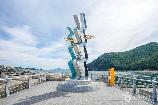 Discover Yeochamdong Beach - image 5