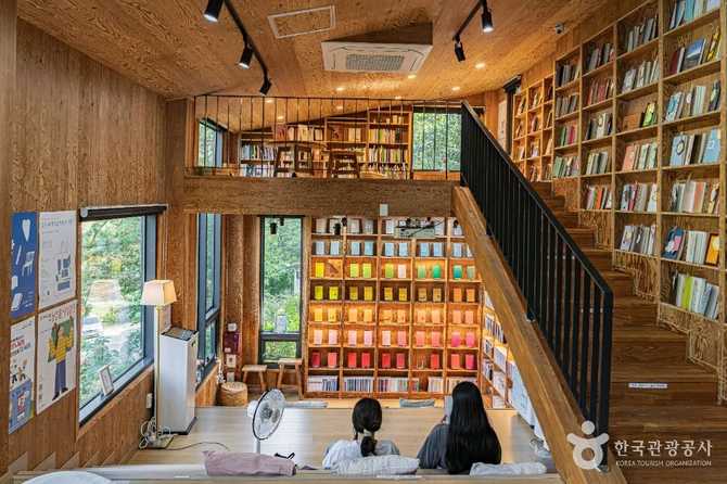 전주 학산숲속시집도서관: 자연과 문화가 어우러진 시 전문 도서관 안내 5
