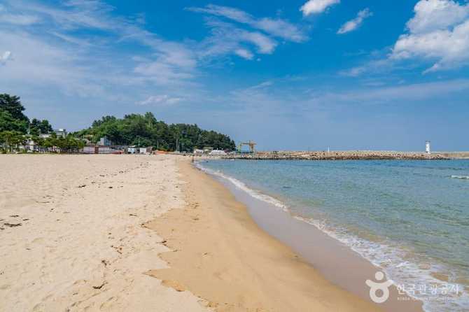 Discover Dongsanpo Beach - image 5