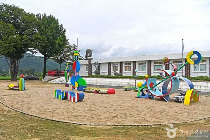 홍천 와동분교장, 문화예술공간으로 재탄생한 (구)주봉초 17