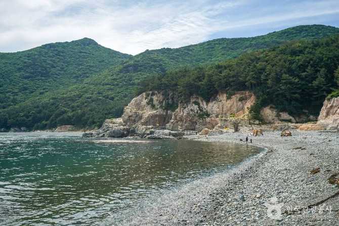 Discover Yeochamdong Beach - image 6