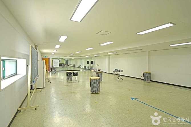 Jinan Cultural and Sports Center - image 6