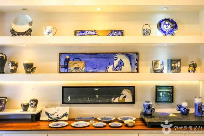 Gallery The Hwa - image 7