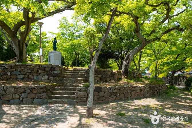 사천시 대방진굴항의 역사와 현재 모습 안내 11