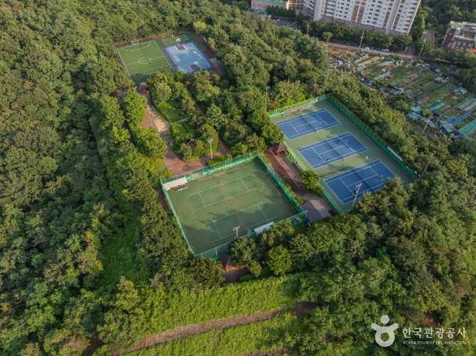 Visit Wonjaksan Sports Park in - image 7