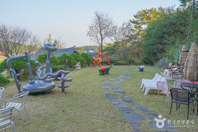 Discover Korea's First Paper Art - image 7